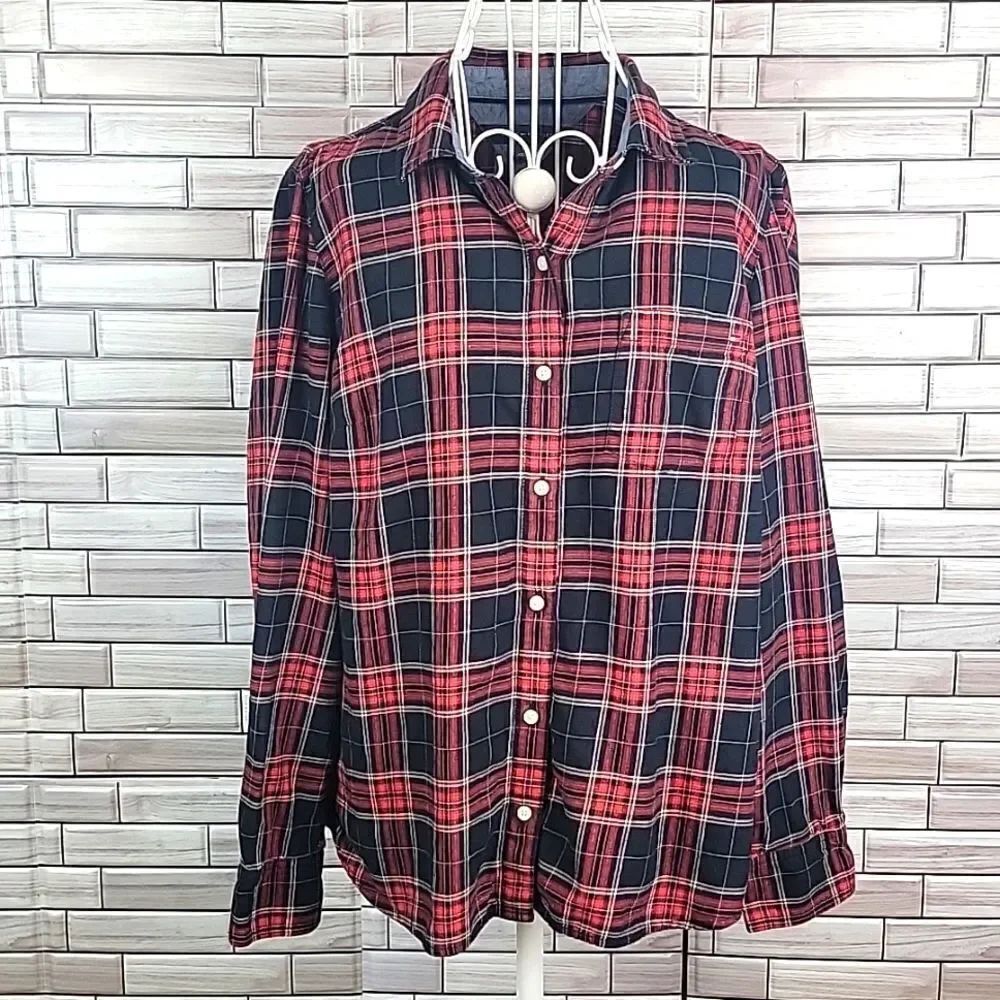 Tommy Hilfiger button down shirt Size M